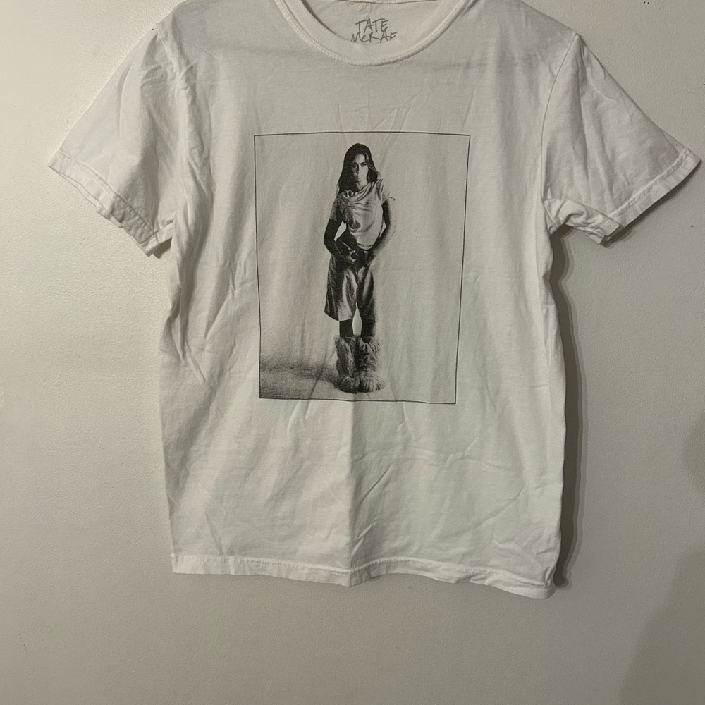 Tate McRae we are flying concert T-shirt size small